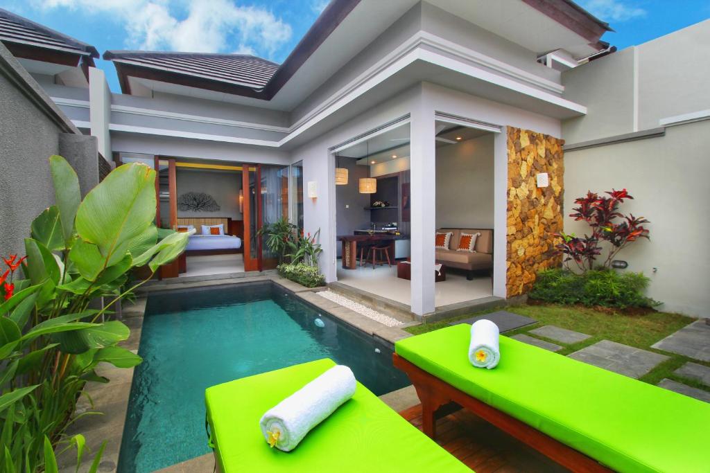 Couples’ Paradise in Bali: Boutique Private Pool Villa with Floating Breakfast