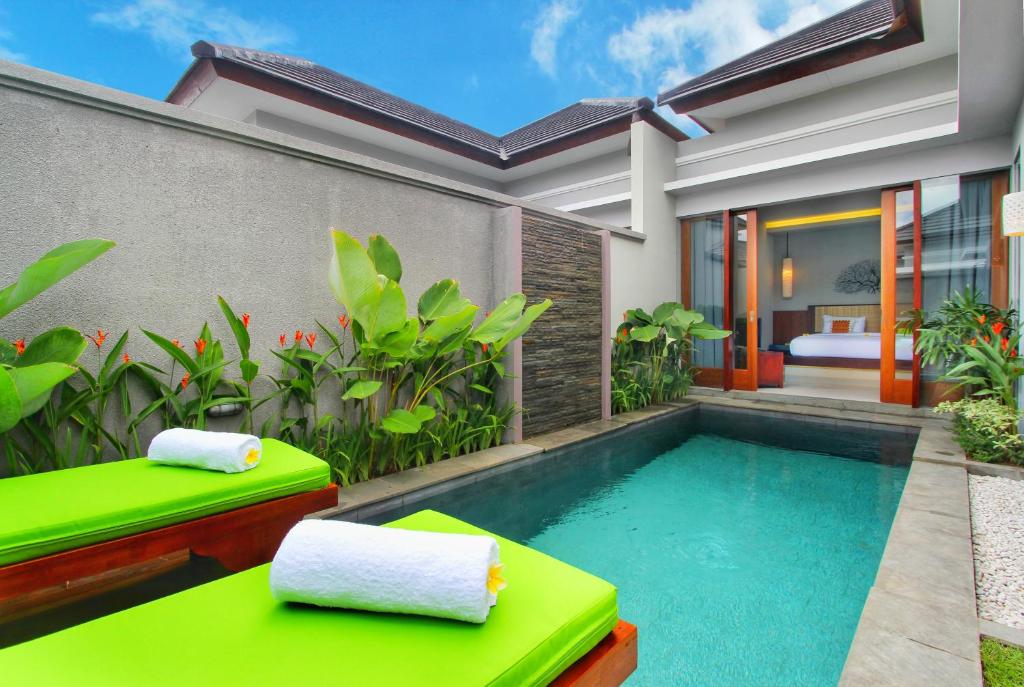 Couples’ Paradise in Bali: Boutique Private Pool Villa with Floating Breakfast - Image 14